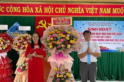 TRƯỜNG THCS NGUYỄN HUỆ GẶP MẶT KỈ NIỆM  42 NĂM NGÀY NHÀ GIÁO VIỆT NAM (20/11/1982-20/11/2024)