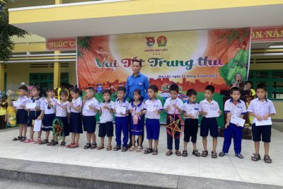 Lễ hội ” Vui tết trung thu” tại trường TH Trần Đình Tri