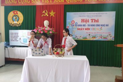 Trường THCS Nguyễn Du tổ chức Hội thi  “Em yêu khoa học – Tài năng công nghệ nhí” Ngày hội STEM