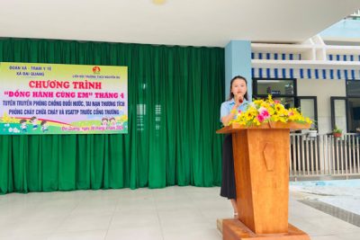 Trường THCS Nguyễn Du phối hợp với Đoàn xã và Trạm Y tế xã Đại Quang tổ chức Chương trình “Đồng hành cùng em” tháng 4